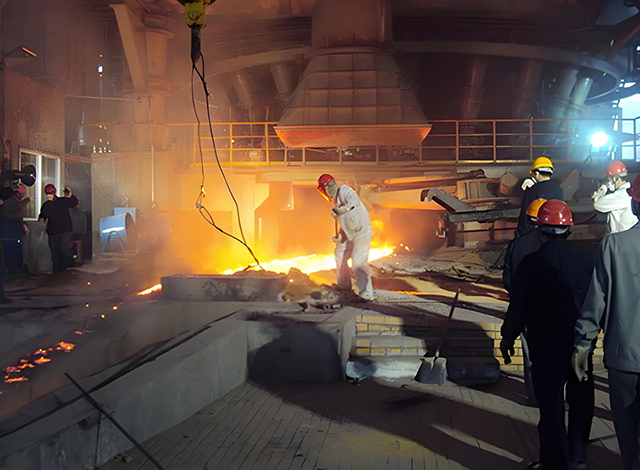 ซีรีส์ RVE32 ในโซลูชันการให้อาหารด้วยรอกรถคู่ของเตาหลอม